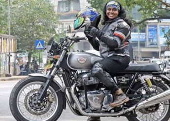 ജീവിതത്തിലും യാത്രയിലും ഒരു പോലെ ‘ഷൈൻ’ ചെയ്ത് ഷൈനി