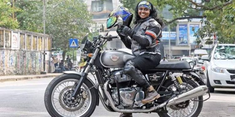 ജീവിതത്തിലും യാത്രയിലും ഒരു പോലെ ‘ഷൈൻ’ ചെയ്ത് ഷൈനി